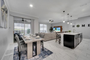 4 bedroom townhouse with private pool just minutes away from Disney